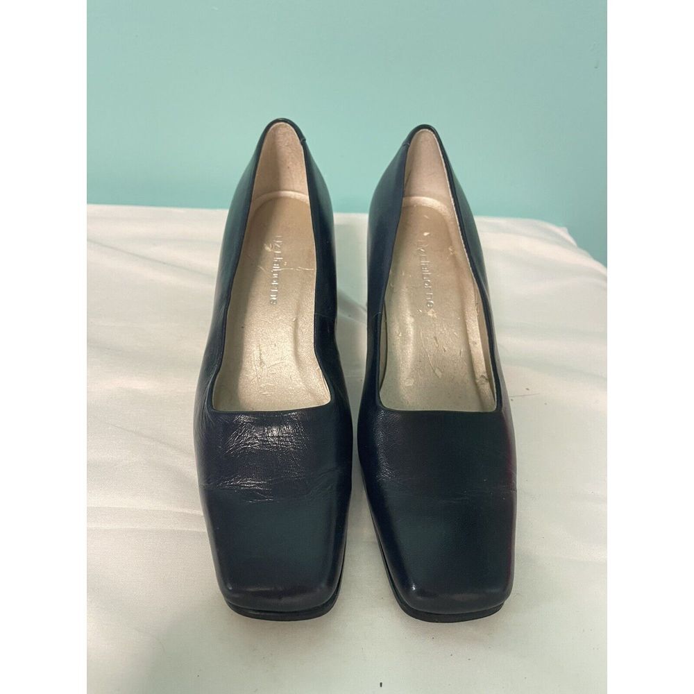 Liz Claiborne womens 6 navy blue leather pumps dress shoes heels S-289